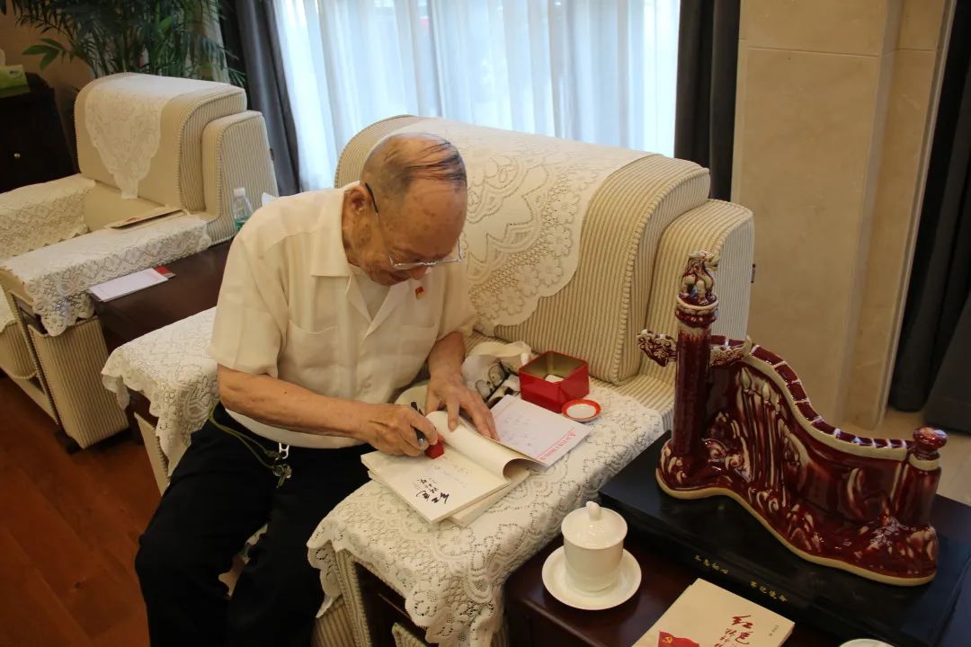正在上传...
