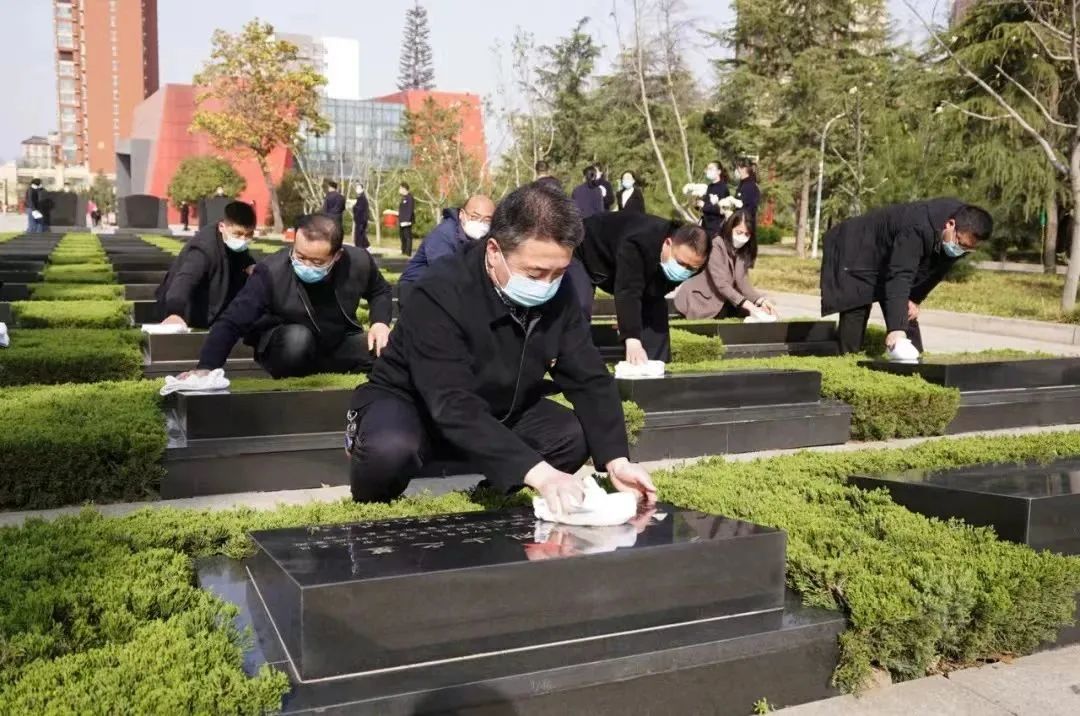 正在上传...