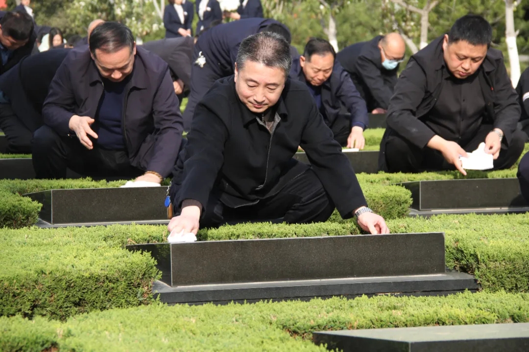 正在上传...